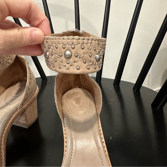 Frye Brielle studded deco sandals, size 8, taupe - Picture 8 of 15